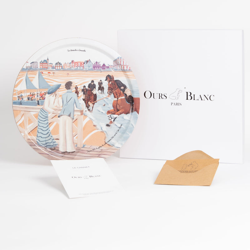 Plateau Le Polo à Deauville avec son coffret cadeau, son carnet et son enveloppe, fabriqué en France · Ours Blanc Paris