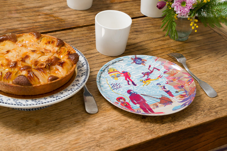 Assiette illustrée du premier scaphandre autonome, patrimoine des inventions.