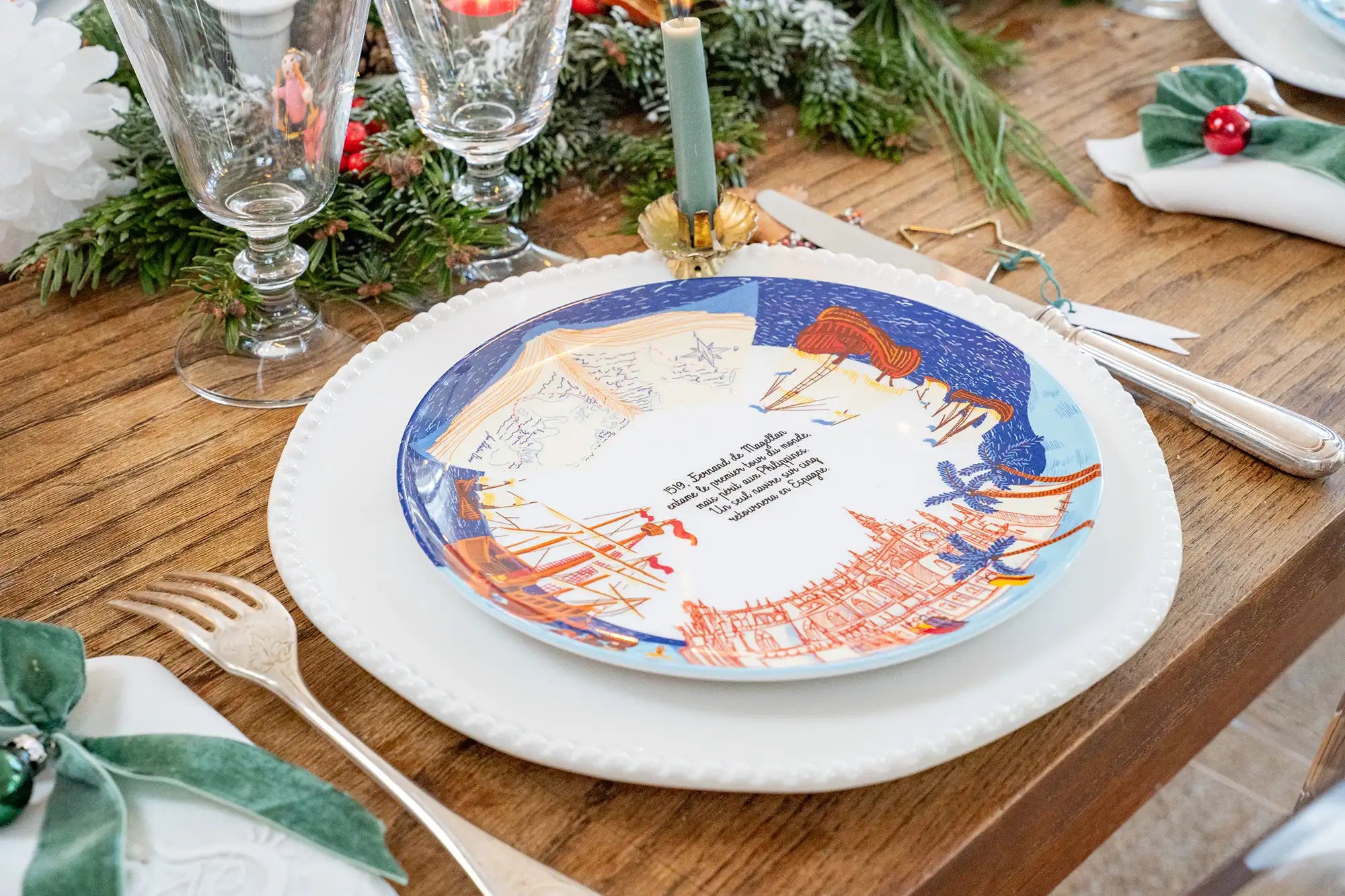 Assiette Fernand de Magellan de la marque Ours Blanc Paris fabriqué en Italie en mélamine biosourcée