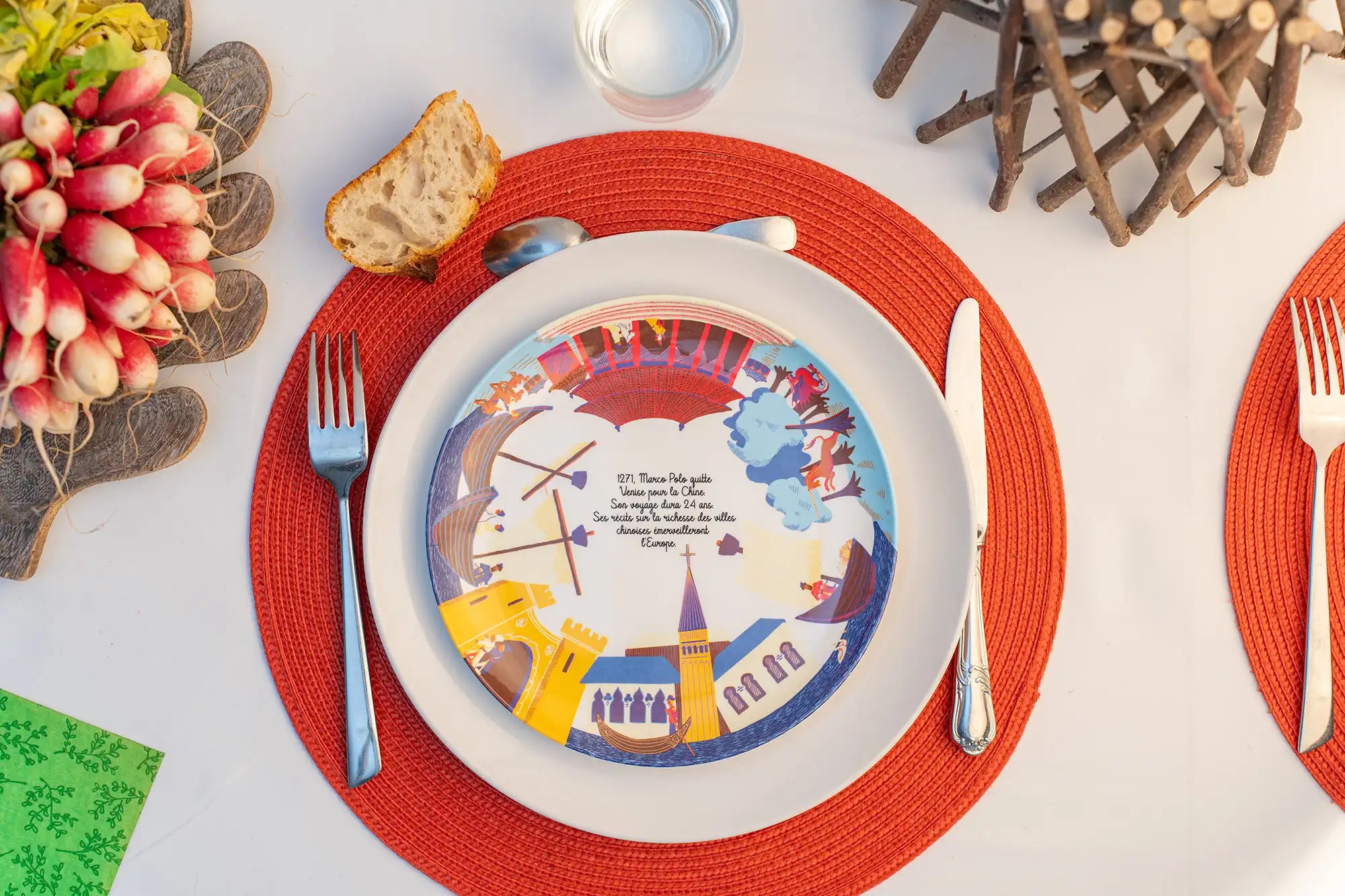 Assiette à dessert en mélamine - Assiette parlante sur l'histoire de Marco Polo de la marque Ours Blanc Paris