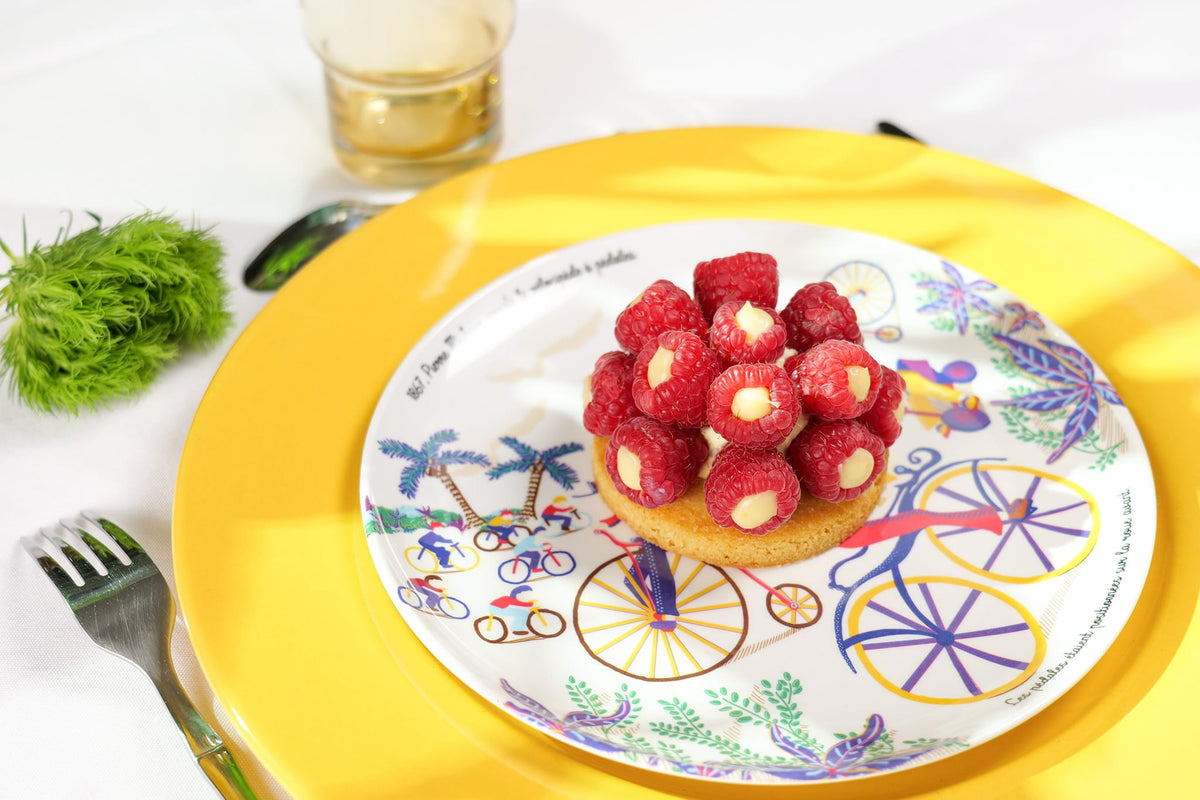 Assiette à dessert en mélamine biosourcée, fabriquée en Italie, l'invention de la bicyclette — Ours Blanc Paris