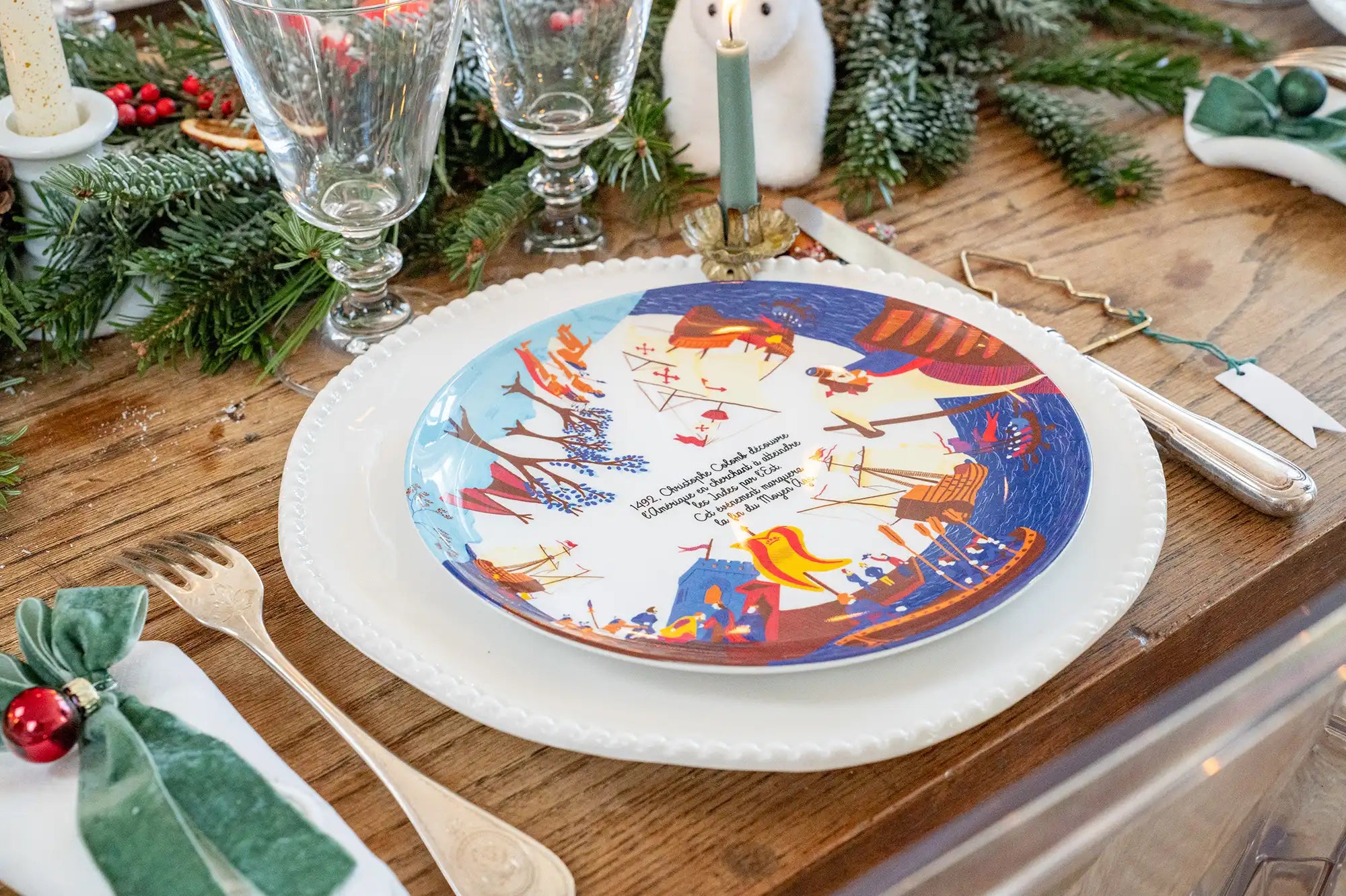 Assiette 21 cm Christophe Colomb de la marque Ours Blanc Paris fabriqué en Italie en mélamine biosourcée