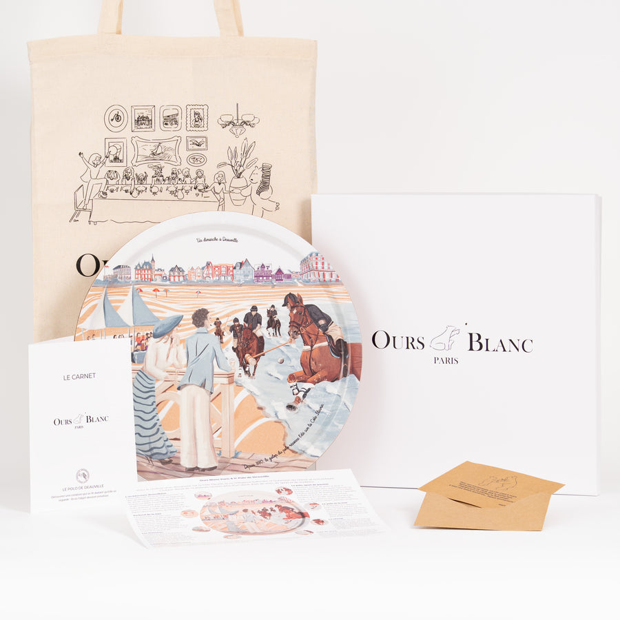 Plateau Le Polo à Deauville avec son coffret cadeau, son carnet et son enveloppe, fabriqué en France · Ours Blanc Paris