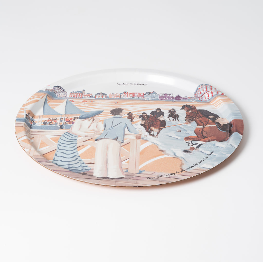 Plateau rond Le Polo à Deauville vu de profil, bois stratifié fabriqué en France · Ours Blanc Paris